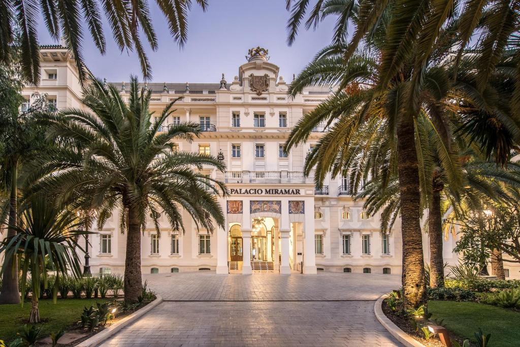 Jardín al aire libre en Gran Hotel Miramar GL