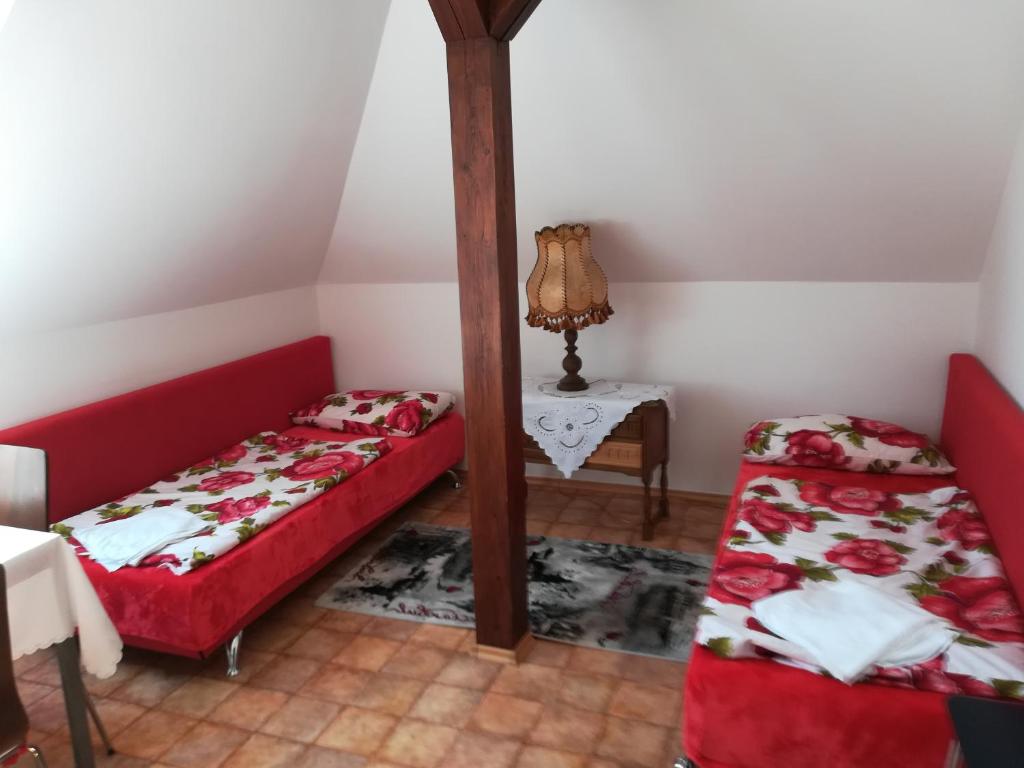 Postel nebo postele na pokoji v ubytování Homestay Svatá
