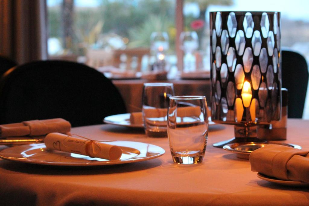 Restaurace v ubytování Hôtel L' Estelle en Camargue