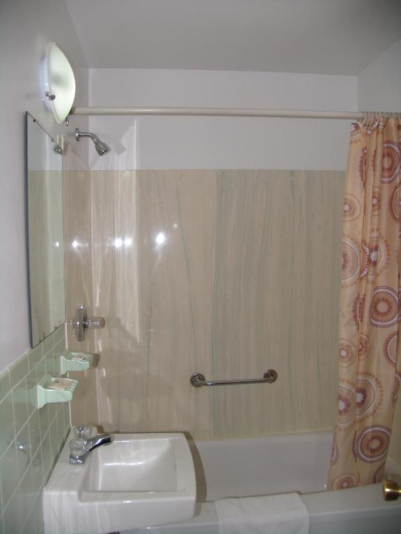 Koupelna v ubytování Seven Oakes Motel