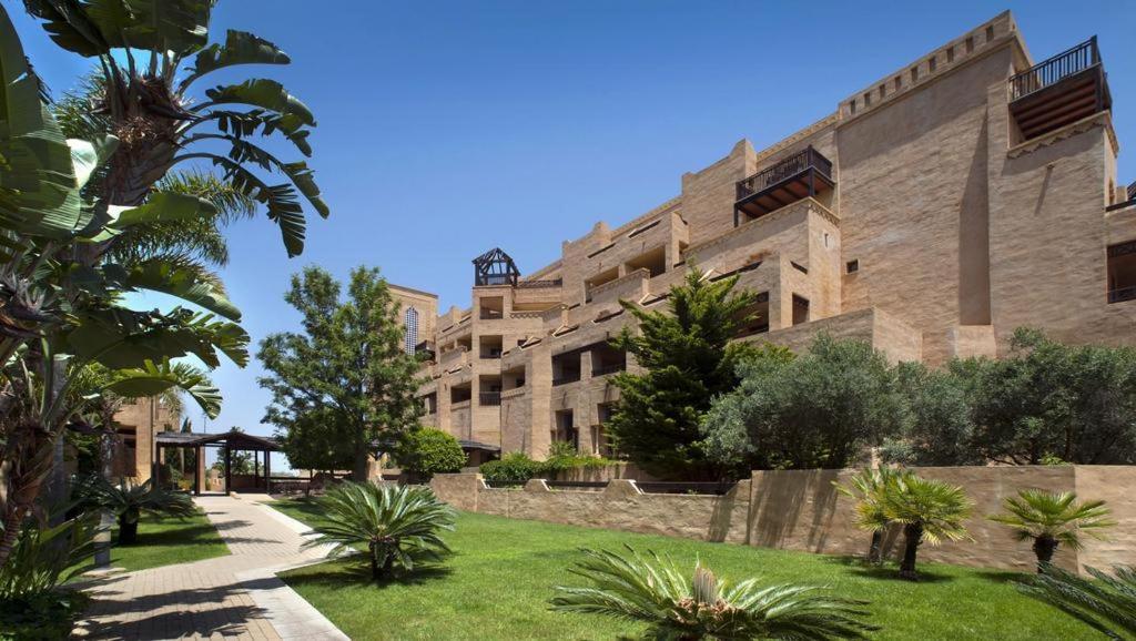 The building in which Az apartmant is located