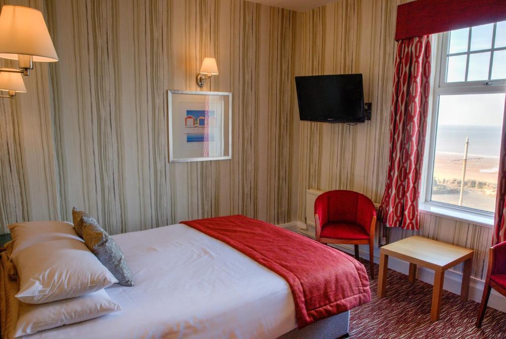 Cliffs Hotel - 