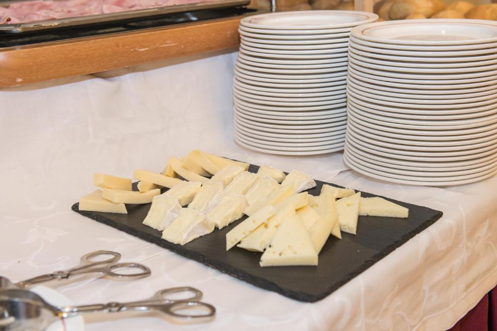 Eten bij of ergens in de buurt van het hotel

