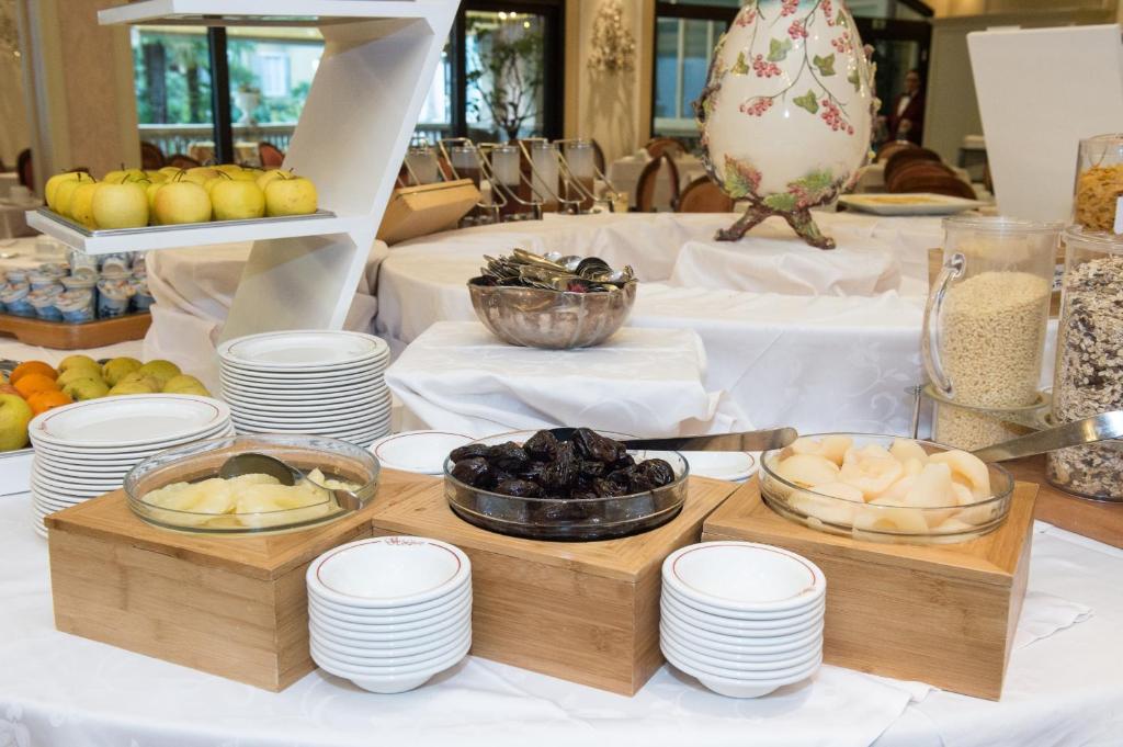 Eten bij of ergens in de buurt van het hotel

