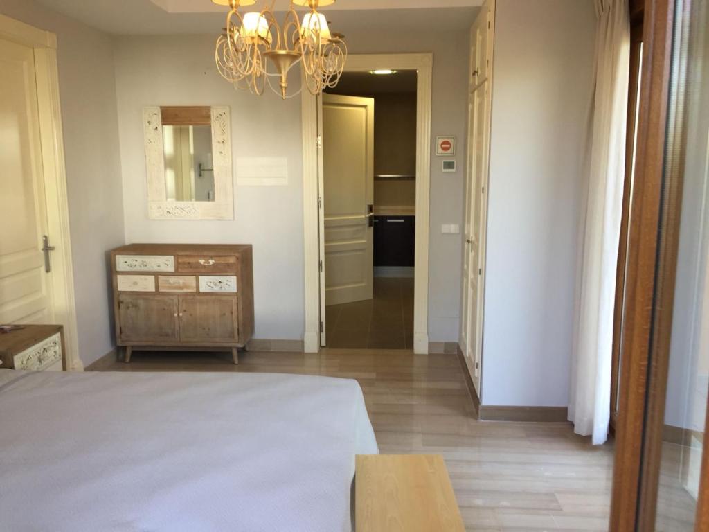 Posteľ alebo postele v izbe v ubytovaní Villa Las Lomas de Marbella