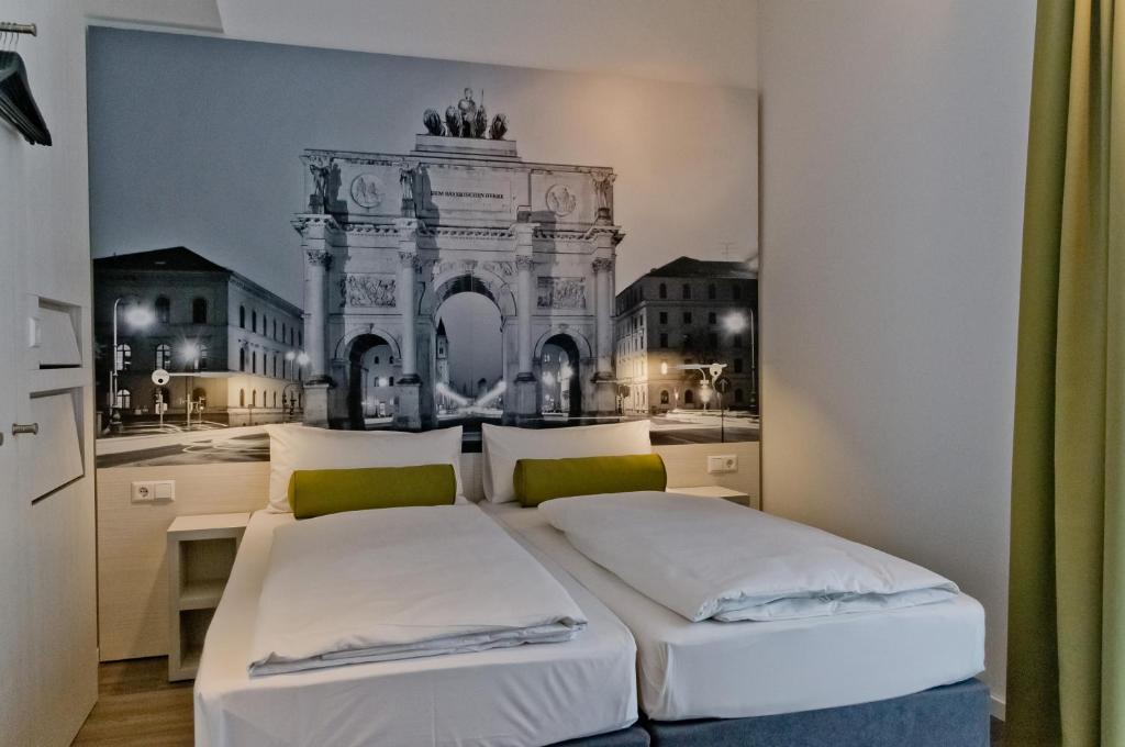 Super 8 by Wyndham Munich City West - Resim 32