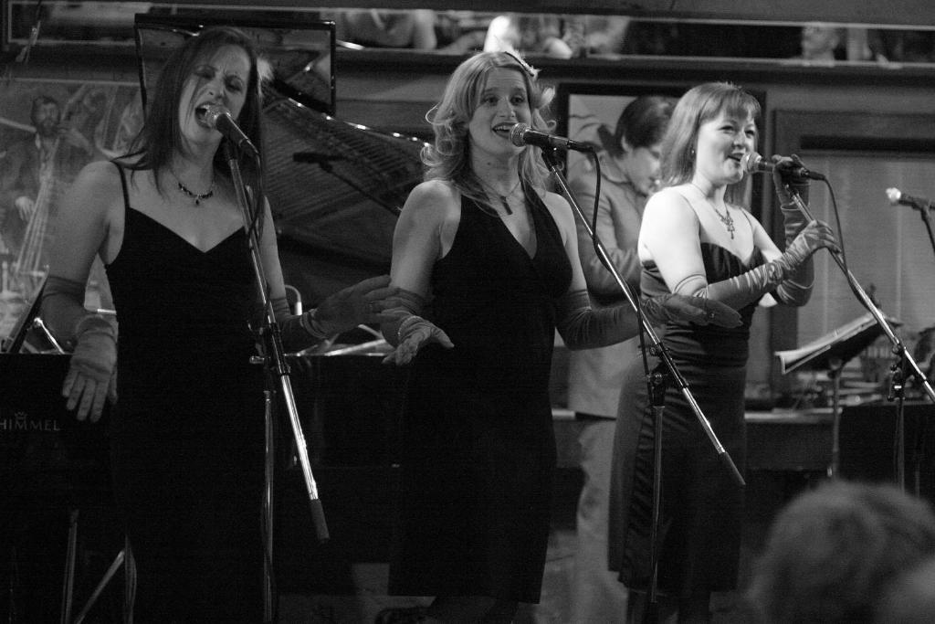 The Rex Hotel Jazz & Blues Bar - Resim 6