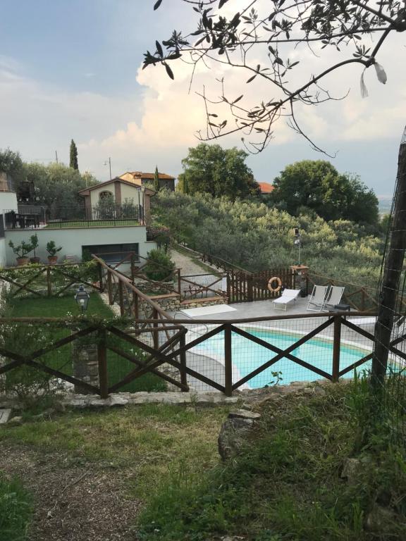 Bazén v ubytování Agriturismo Il Calesse nebo v jeho okolí