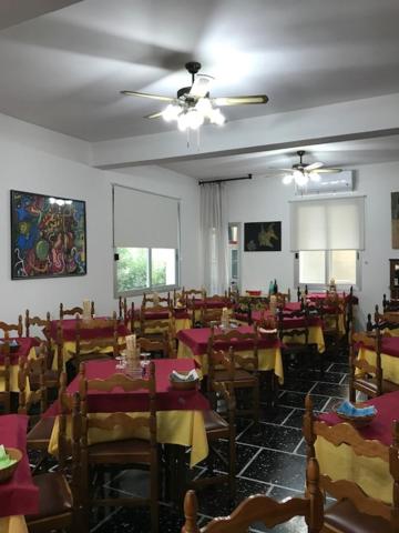 TV a/nebo společenská místnost v ubytování Hotel MIRO'