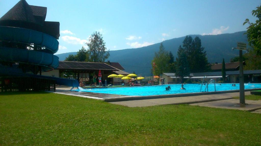 Bazén v ubytování Haus Elvira nebo v jeho okolí