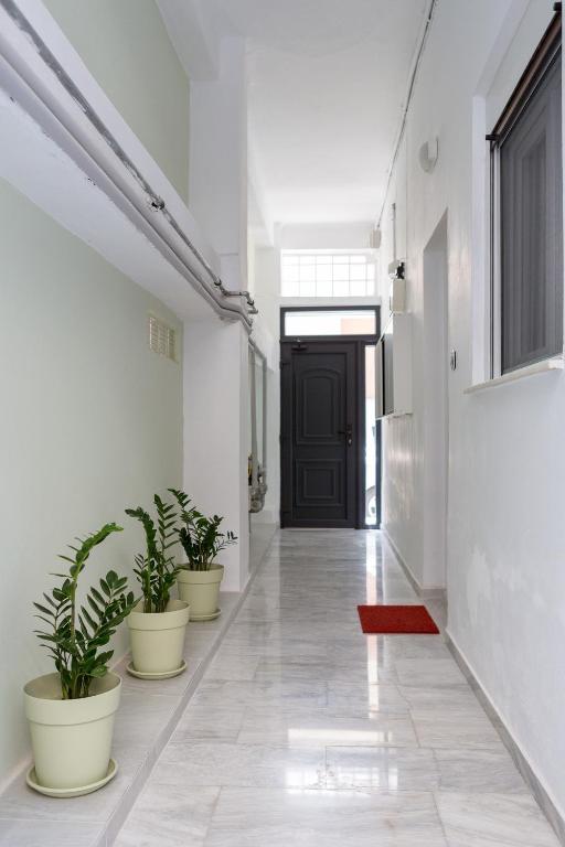Zdjęcie z galerii obiektu Grandma's Chic & Bright Athenian home with a Patio w Atenach
