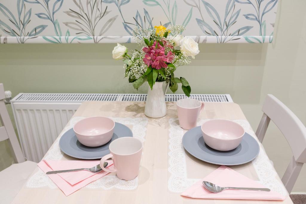 Zdjęcie z galerii obiektu Grandma's Chic & Bright Athenian home with a Patio w Atenach