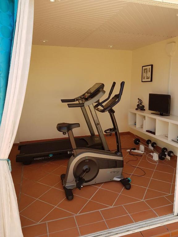 Fitness centrum a/nebo fitness zařízení v ubytování Résidence Kay Mamy Zèt