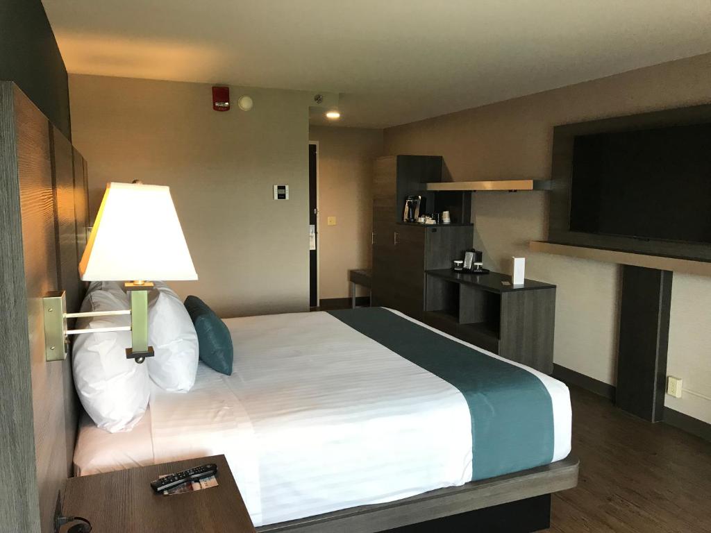 RIT Inn & Conference Center - Executive King Non-smoking North