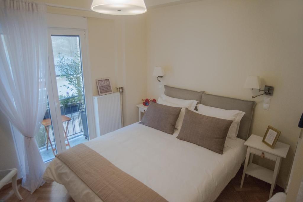 Living near Acropolis by Sylvia Staikou 2nd & 3d floor - 1