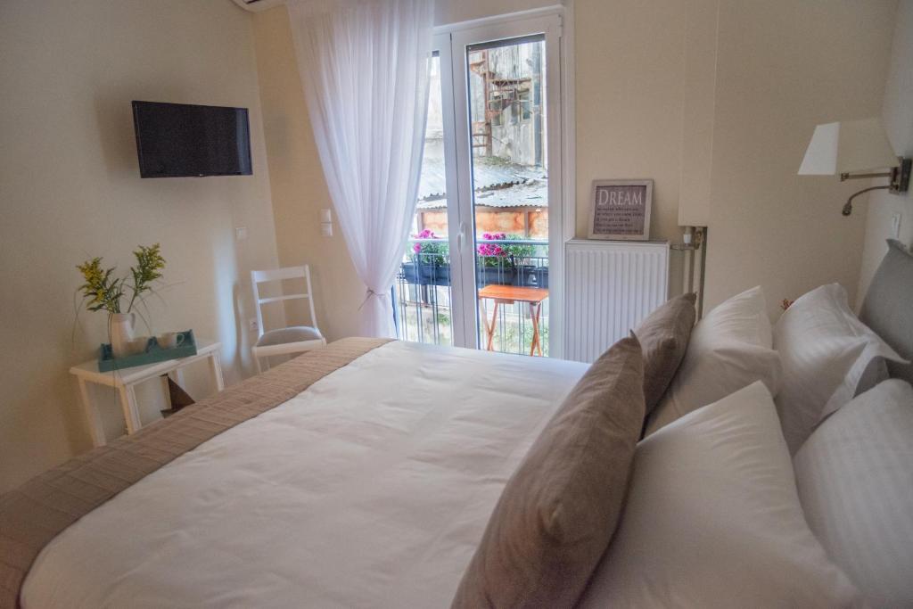 Living near Acropolis by Sylvia Staikou 2nd & 3d floor - 2