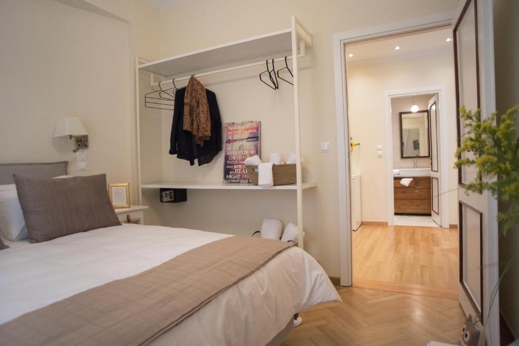 Living near Acropolis by Sylvia Staikou 2nd & 3d floor - 5