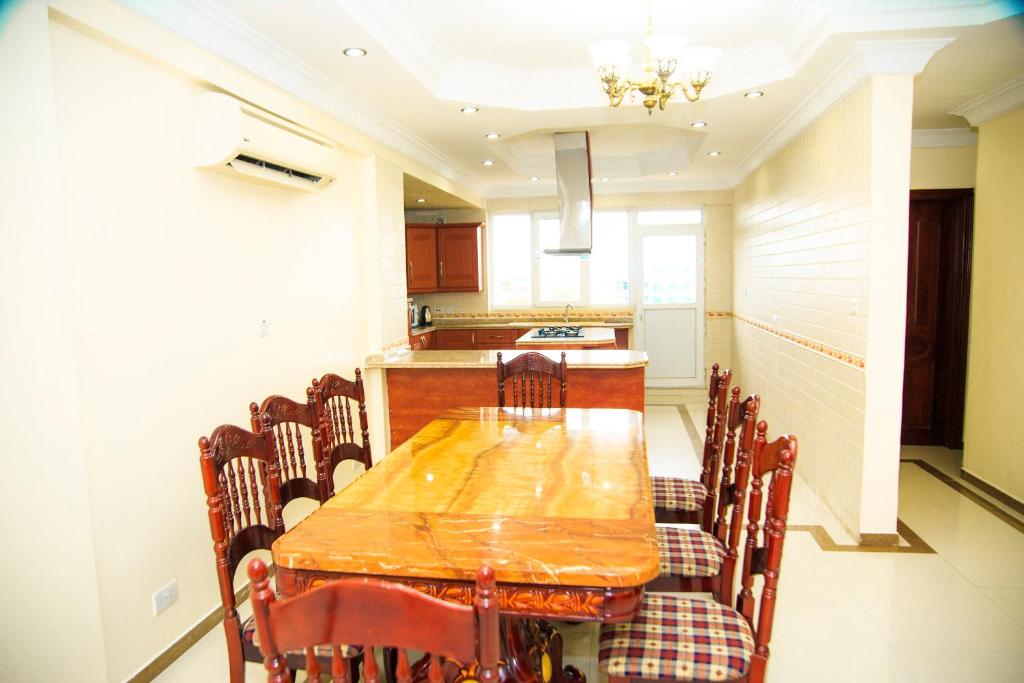 Luxury Apartment with Ocean View in Oyster Bay - 