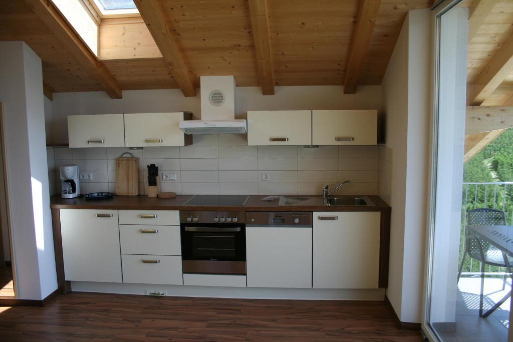 Kuchnia lub aneks kuchenny w obiekcie Residence Fiegl