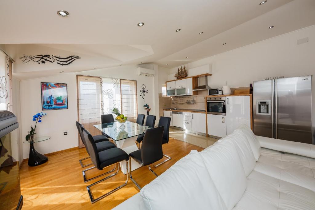 Kuchyňa alebo kuchynka v ubytovaní Apartments Selak