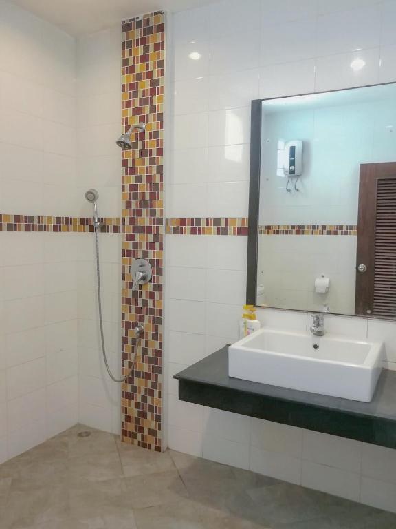 K.M. House - Resim 32