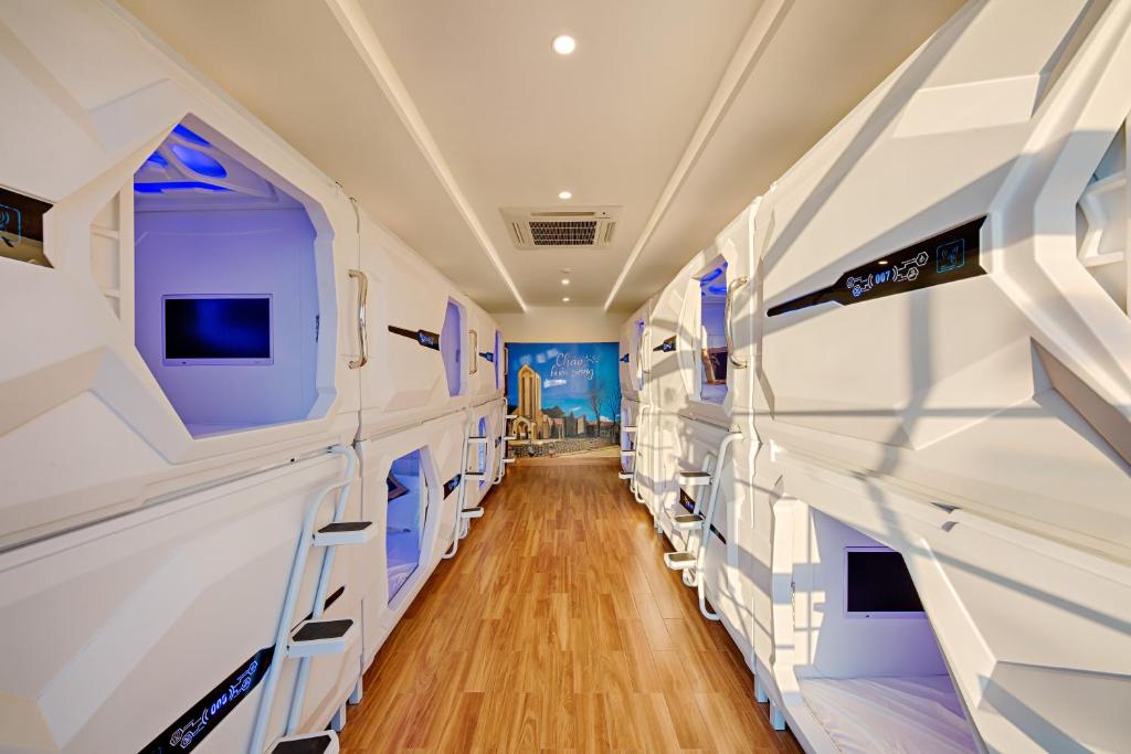 Fotografie z fotogalerie ubytování AncyrA Capsule Hotel - Backpackers Paradise & Rooftop Bar v destinaci Danang