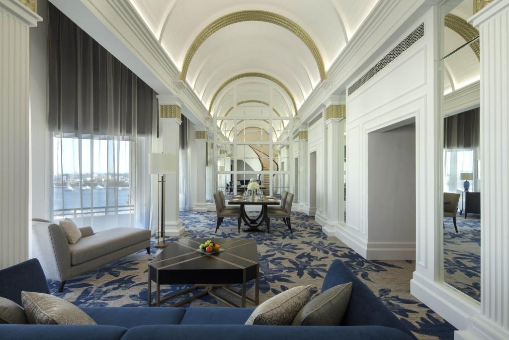 Posezení v ubytování Radisson Blu Hotel, Dubai Deira Creek