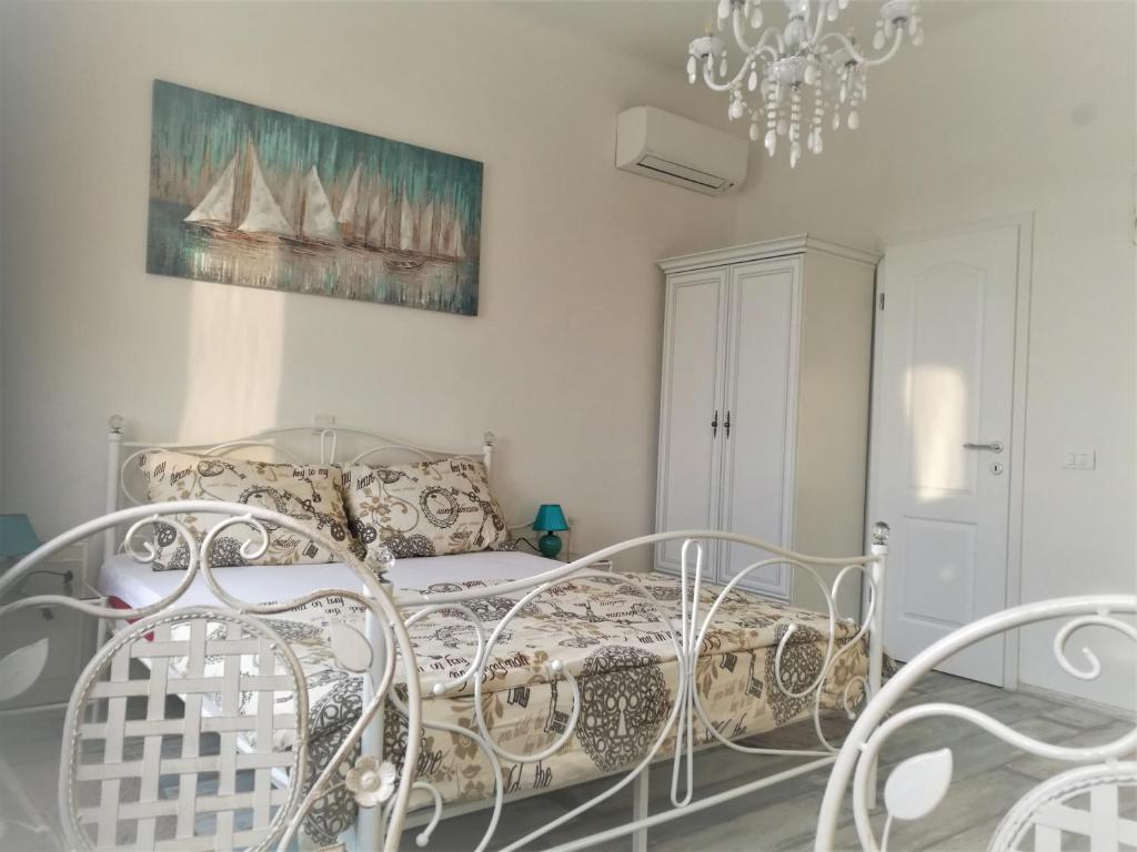 Main Square Apartments with sea view - 9