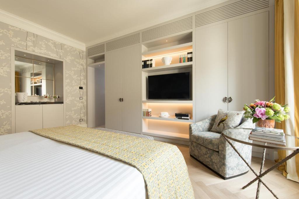 TV a/nebo společenská místnost v ubytování Rocco Forte Hotel Savoy
