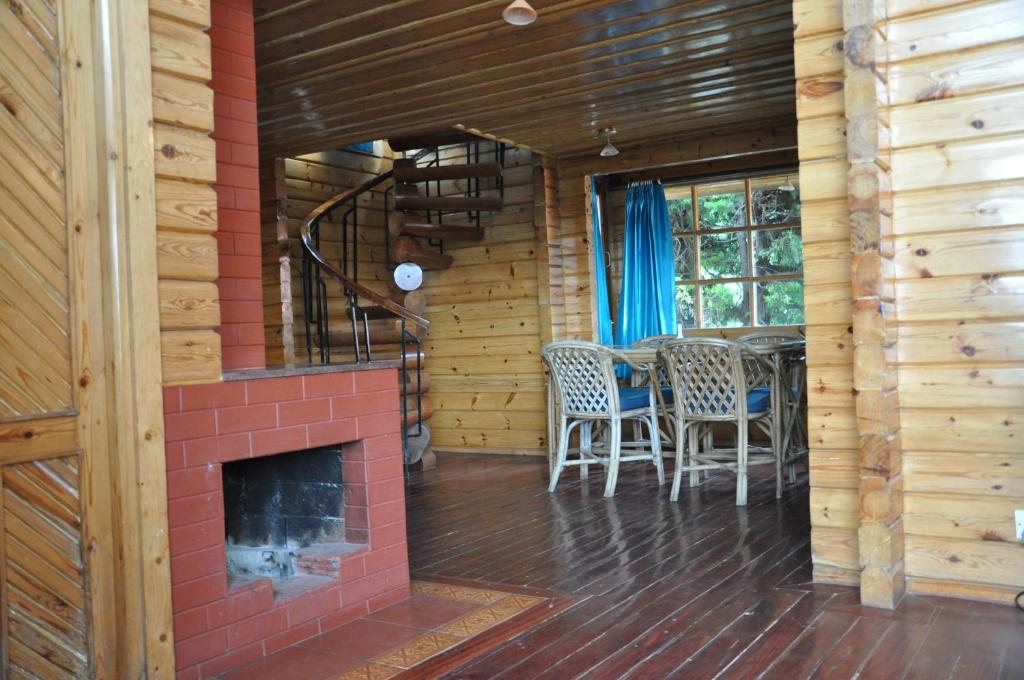 Foto sihtkohas Shimla asuva majutusasutuse The Chalets Naldehra galeriist