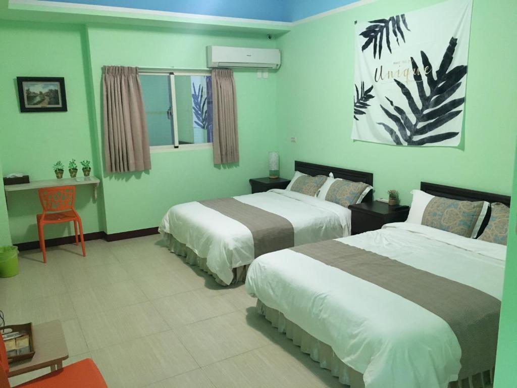 Home Inn - Standard Twin Room