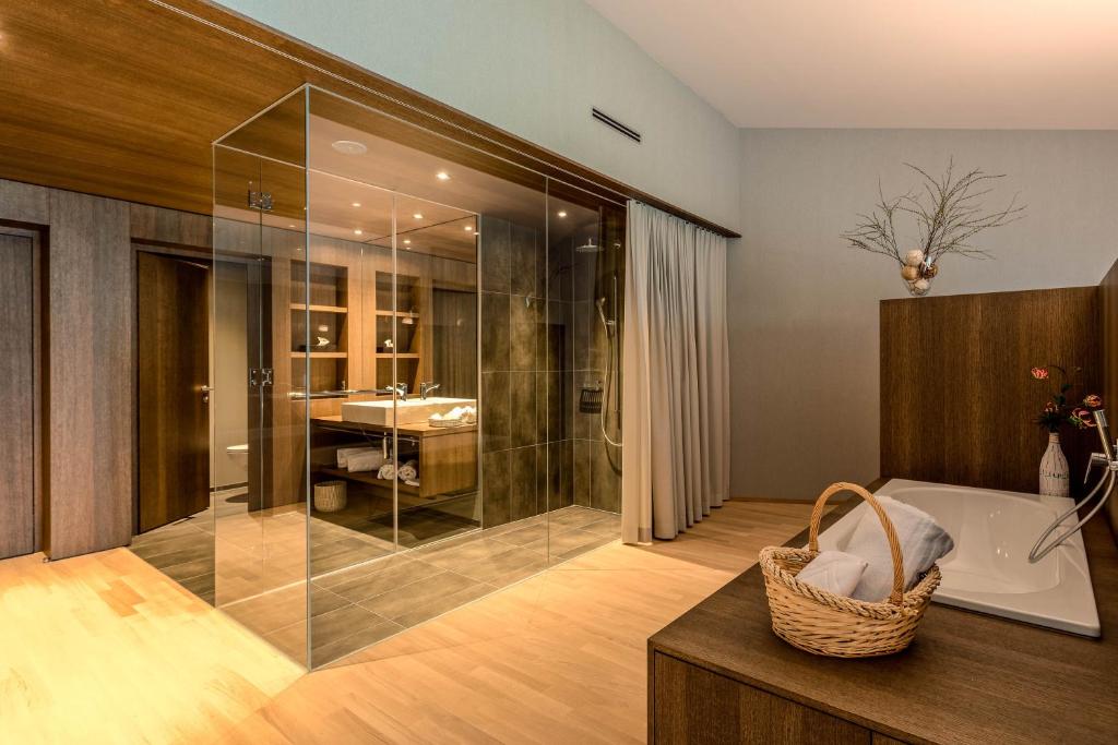 Ένα μπάνιο στο Gasthaus Badhof - Golfhotel