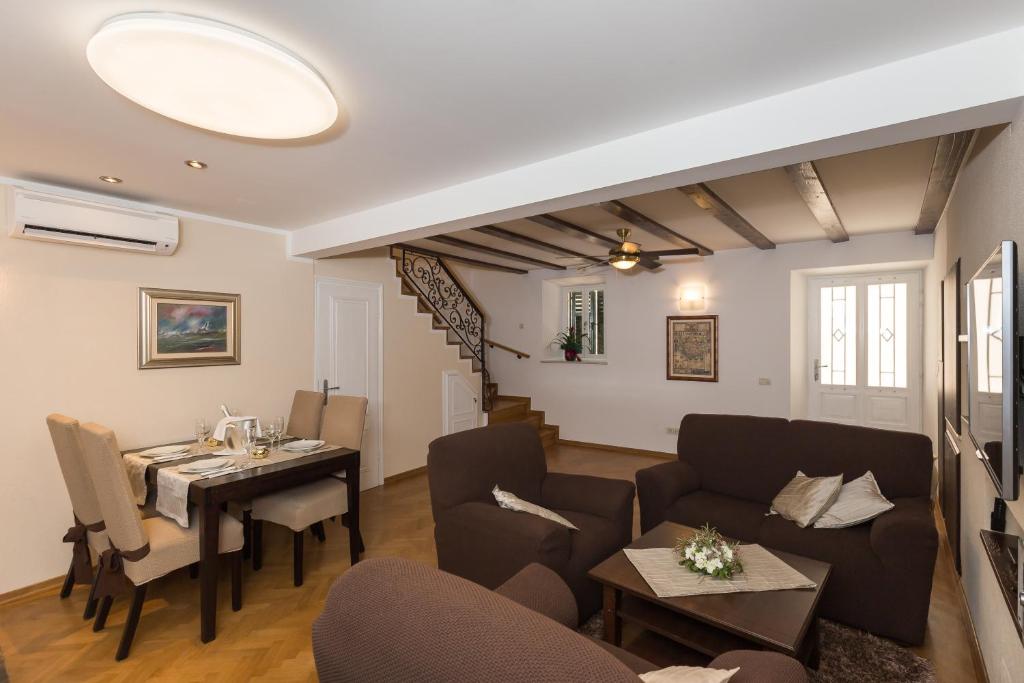 Posedenie v ubytovaní Apartment Maru Prestige