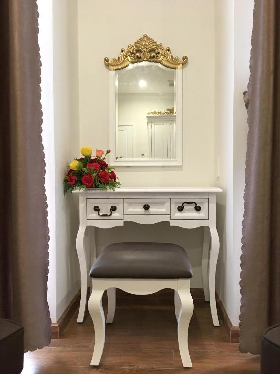 Bố cục Carita Hotel