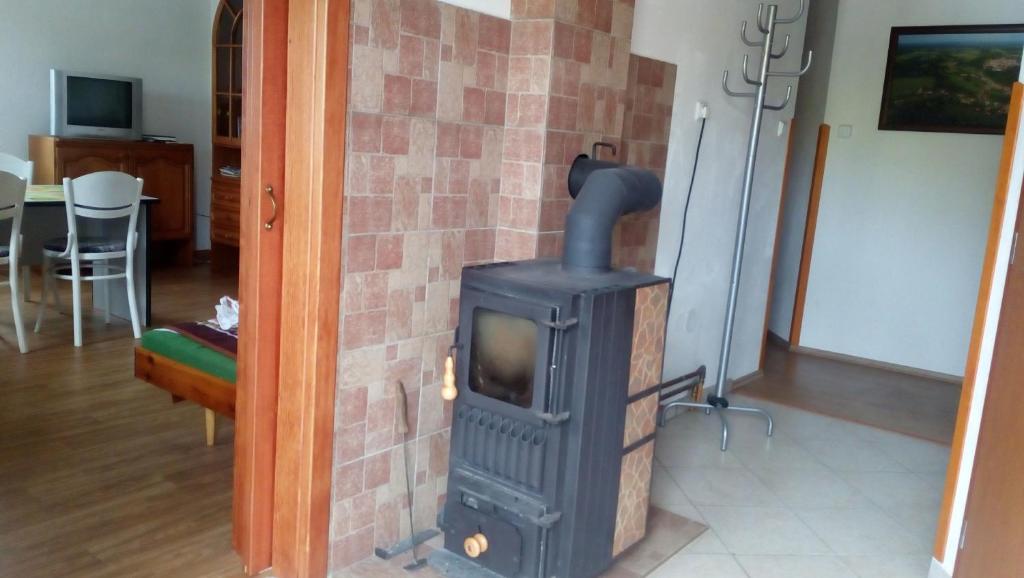 TV a/nebo společenská místnost v ubytování Domeček u Terčina Údolí