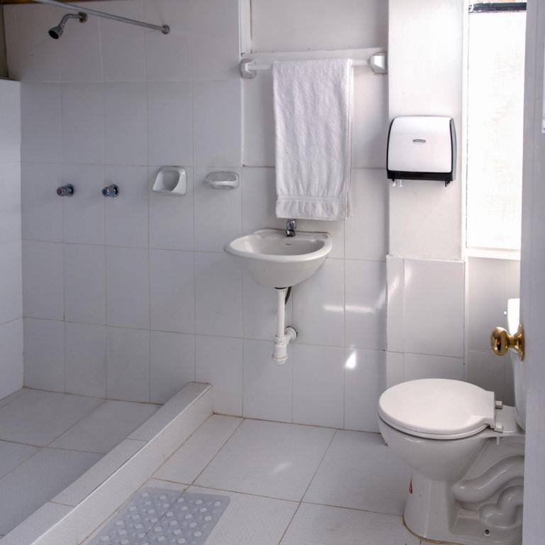 Koupelna v ubytování Hostal Virgen de Las Nieves II