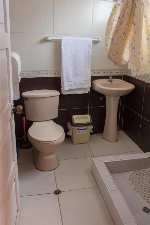 Koupelna v ubytování Hostal Virgen de Las Nieves II