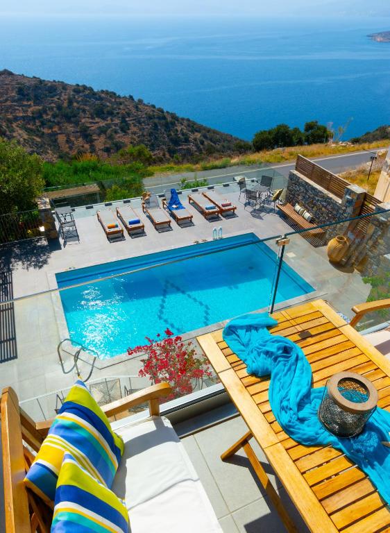 Villa Olga - Two-Bedroom Villa