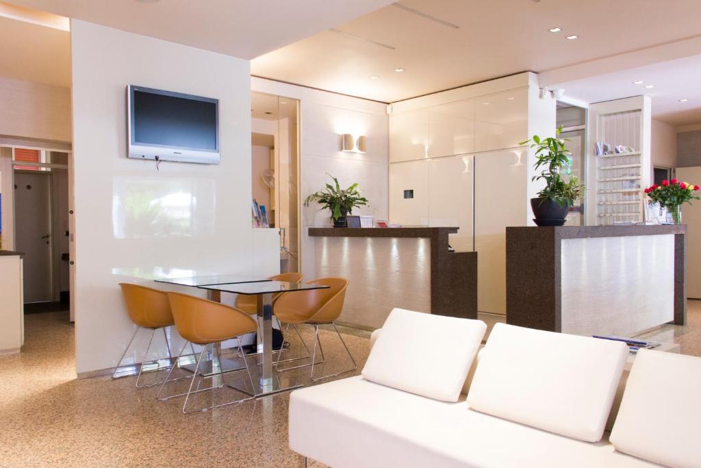 Kuchyň nebo kuchyňský kout v ubytování Hotel Rosenblatt