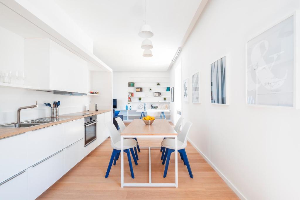 Kuchyň nebo kuchyňský kout v ubytování AE Home|Studio