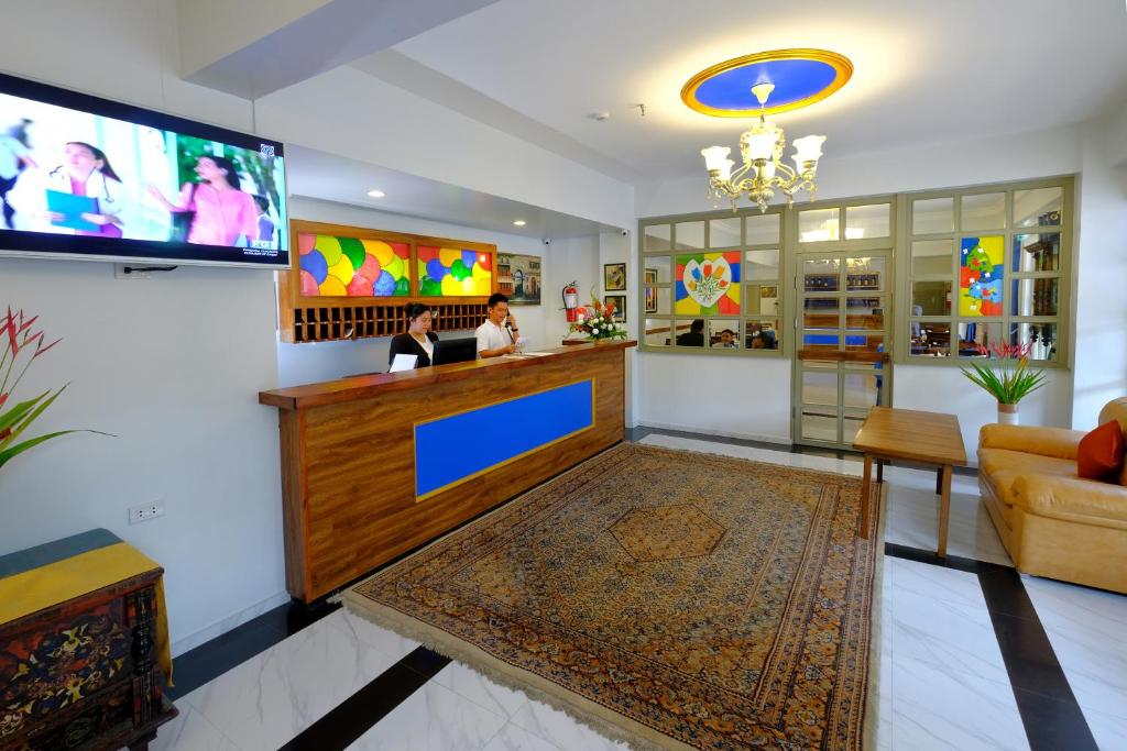 TV a/nebo společenská místnost v ubytování Frankfurter Deluxe Inn