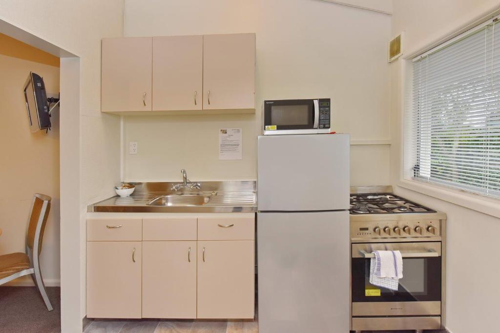 Northcote Motor Lodge - Resim 12