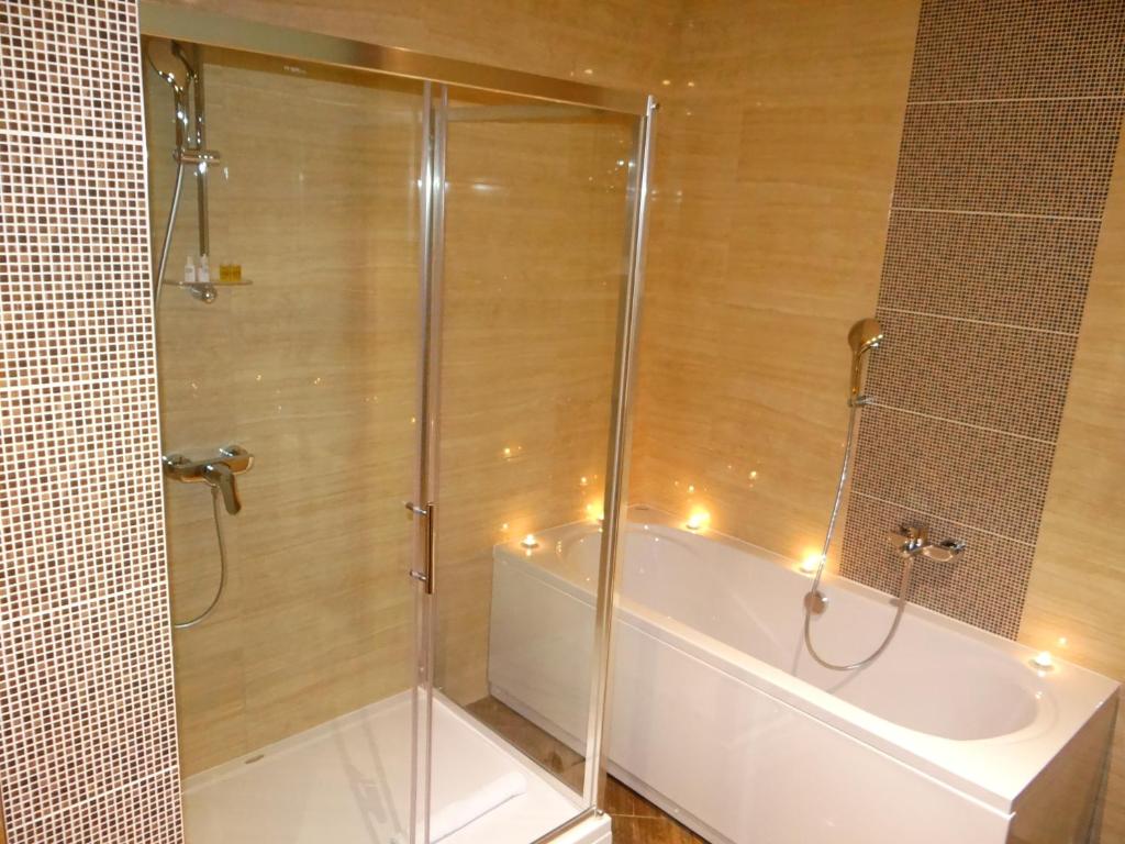 Koupelna v ubytování Hotel Royal Gold City