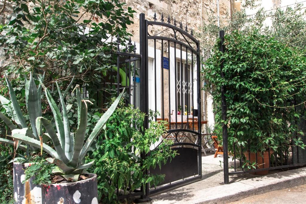 Vonkajšia záhrada v ubytovaní Apartment Skeja