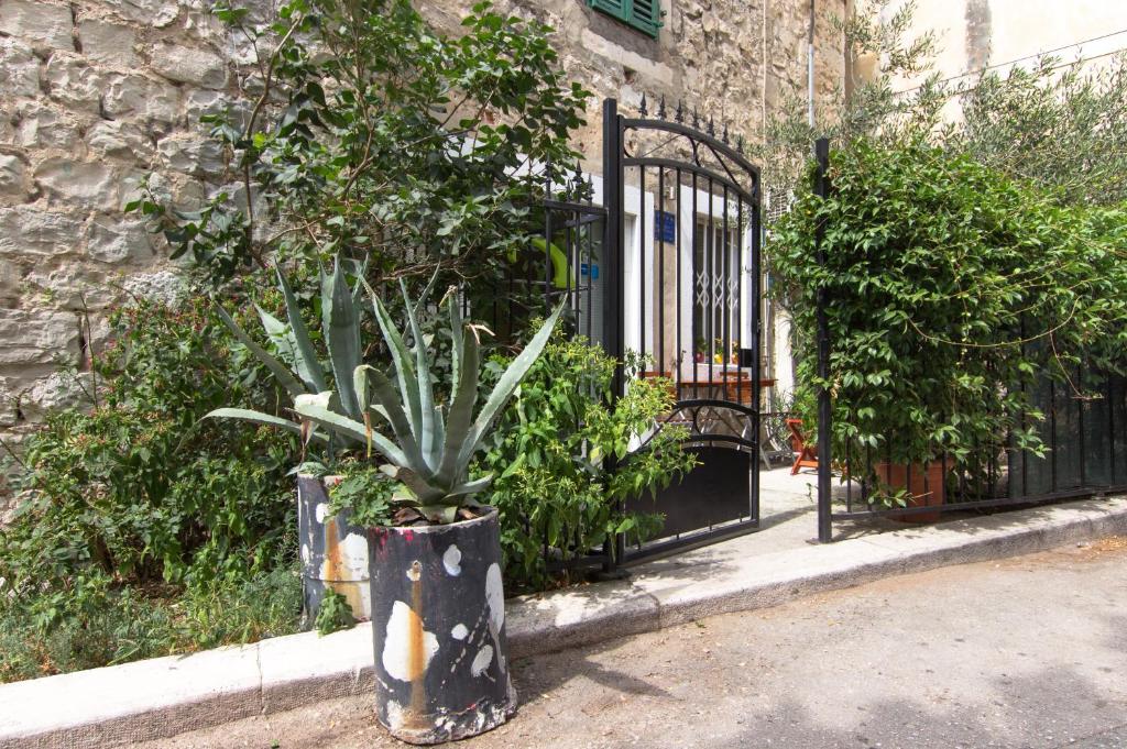 Vonkajšia záhrada v ubytovaní Apartment Skeja