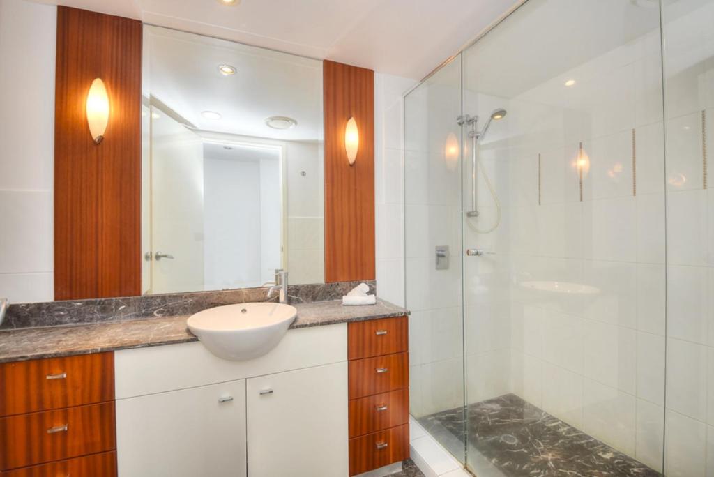 The Towers of Chevron Renaissance - Holidays Gold Coast - Three-Bedroom Apartment