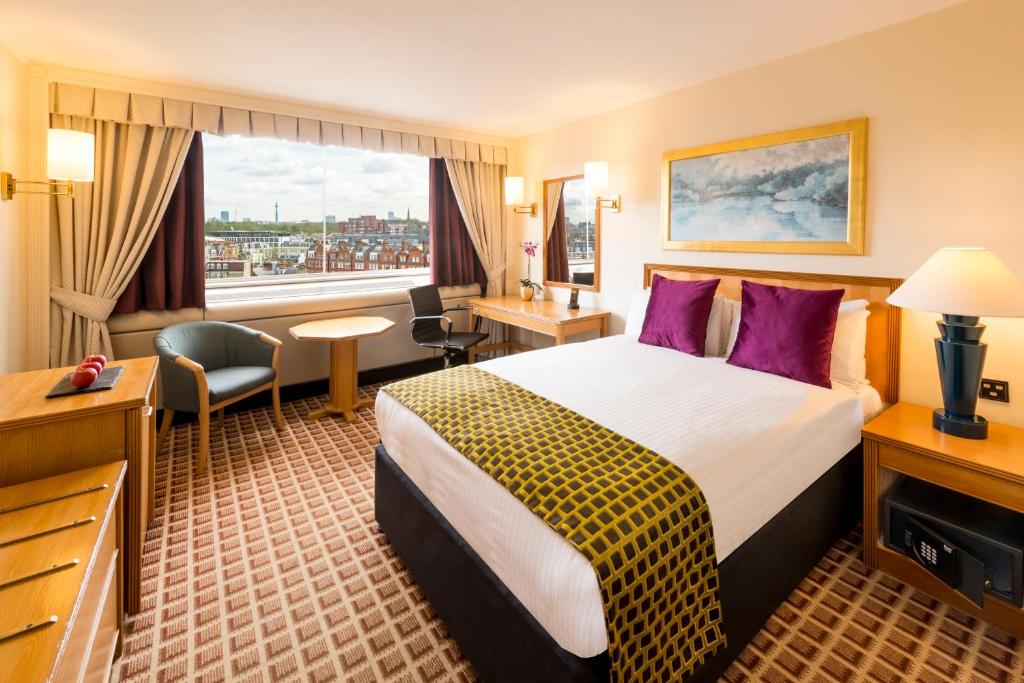 Postel nebo postele na pokoji v ubytování Copthorne Tara Hotel London Kensington