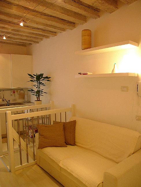 Venetian Apartments - Rialto Two-Bedroom Apartment - Split Level