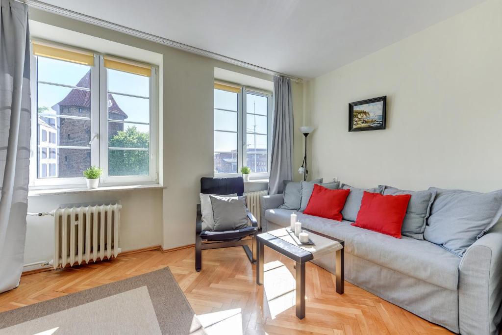 Ruang duduk di Apartments By The River - Gdańsk Old Town by Renters