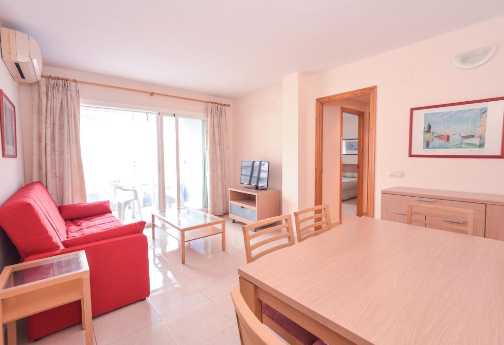 Posezení v ubytování Apartamentos Marblau Peredamar-Julio y Agosto SOLO FAMILIAS
